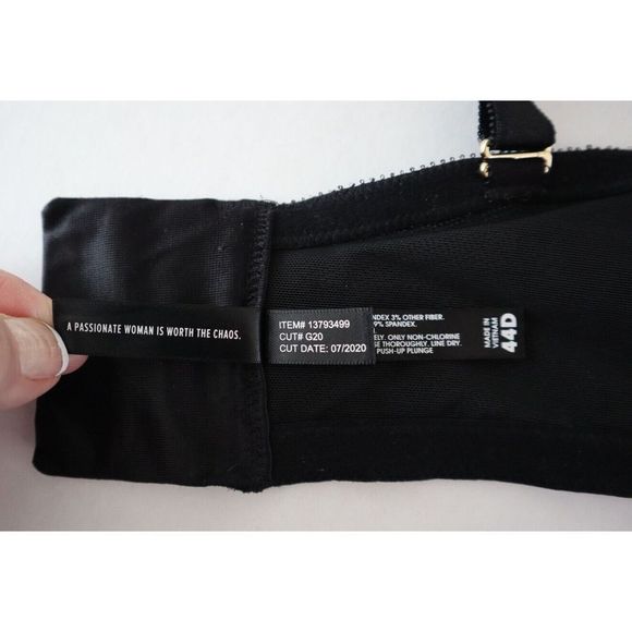 Torrid Curve Sz 44D Black/Gold Lace Push-Up Plunge Padded Under Wired Bra $60 - Picture 12 of 12